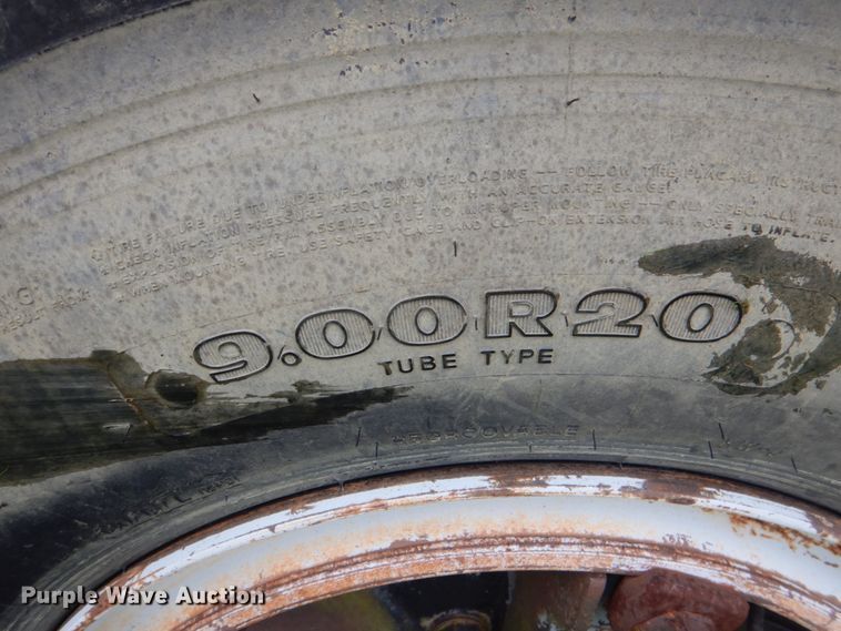 image for item HC9280 1994 Ford F600  dump flatbed truck