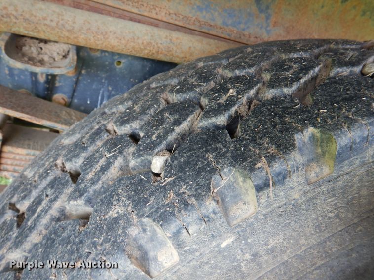 image for item HC9280 1994 Ford F600  dump flatbed truck