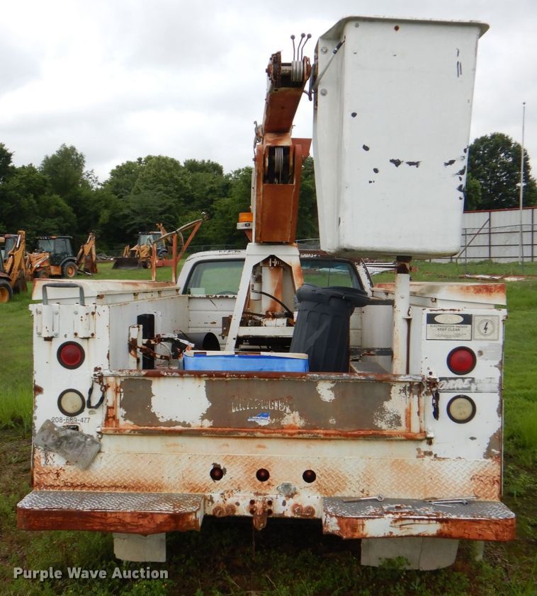 image for item HC9281 1989 GMC R3500  bucket truck