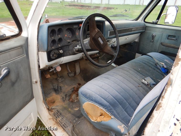 image for item HC9281 1989 GMC R3500  bucket truck