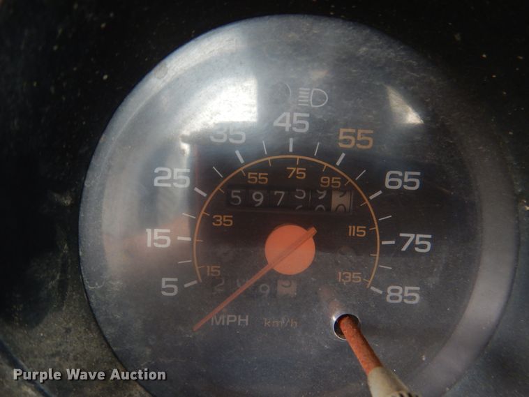 image for item HC9281 1989 GMC R3500  bucket truck