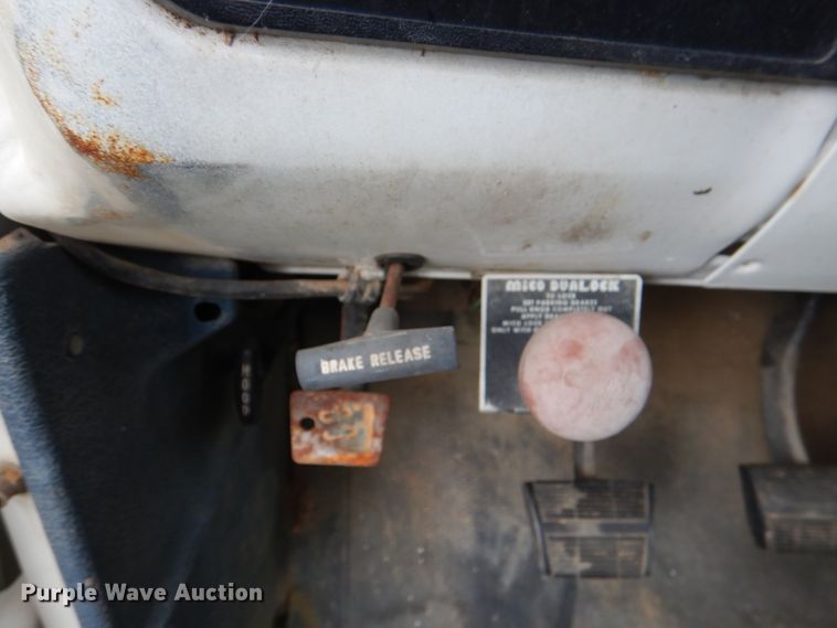 image for item HC9281 1989 GMC R3500  bucket truck