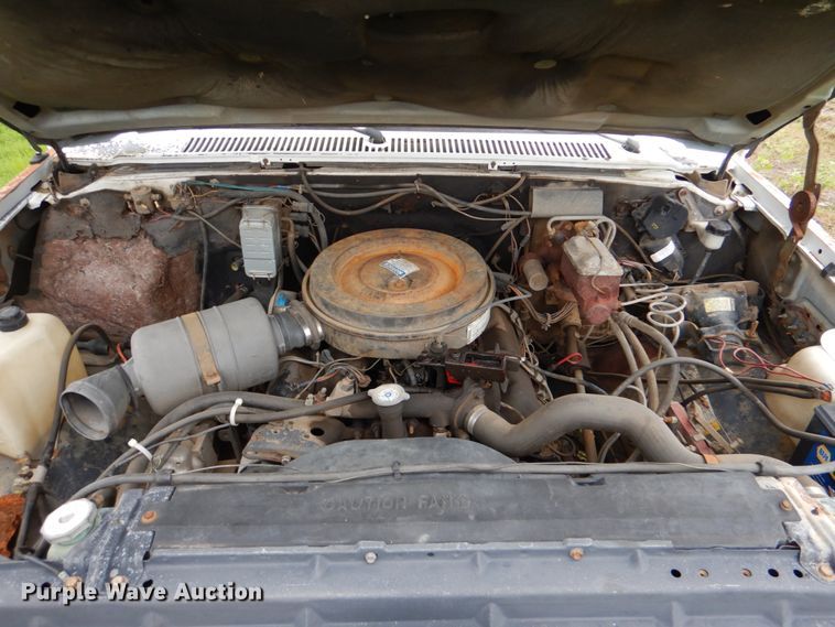 image for item HC9281 1989 GMC R3500  bucket truck