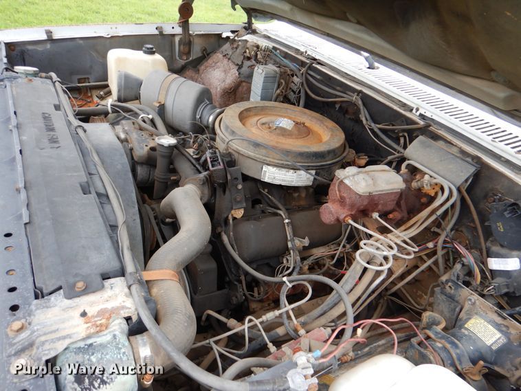 image for item HC9281 1989 GMC R3500  bucket truck