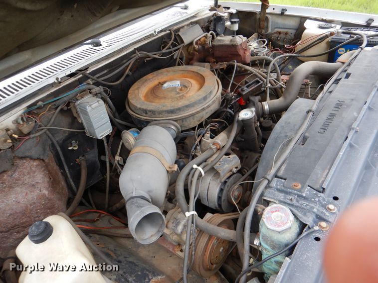 image for item HC9281 1989 GMC R3500  bucket truck