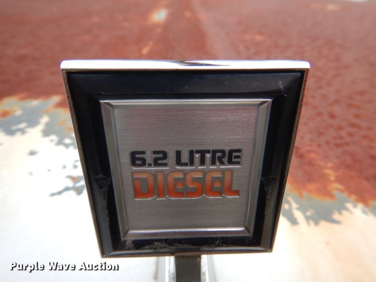 image for item HC9281 1989 GMC R3500  bucket truck