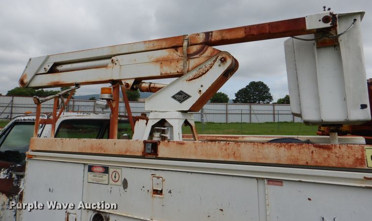 image for item HC9281 1989 GMC R3500  bucket truck