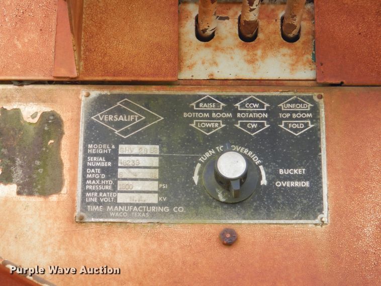 image for item HC9281 1989 GMC R3500  bucket truck