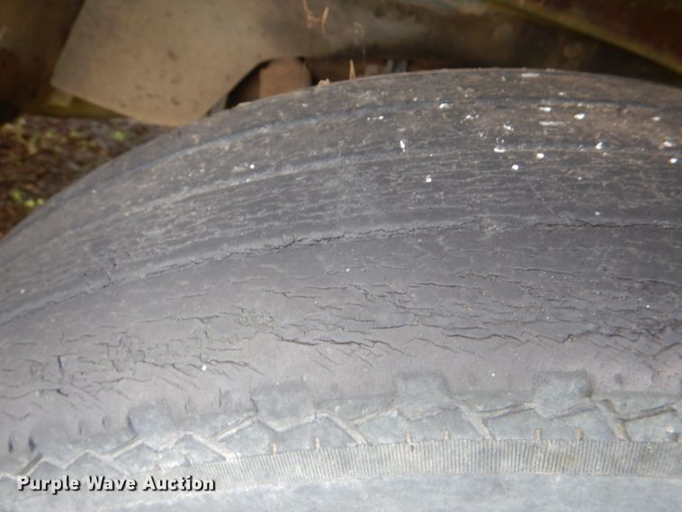 image for item HC9281 1989 GMC R3500  bucket truck