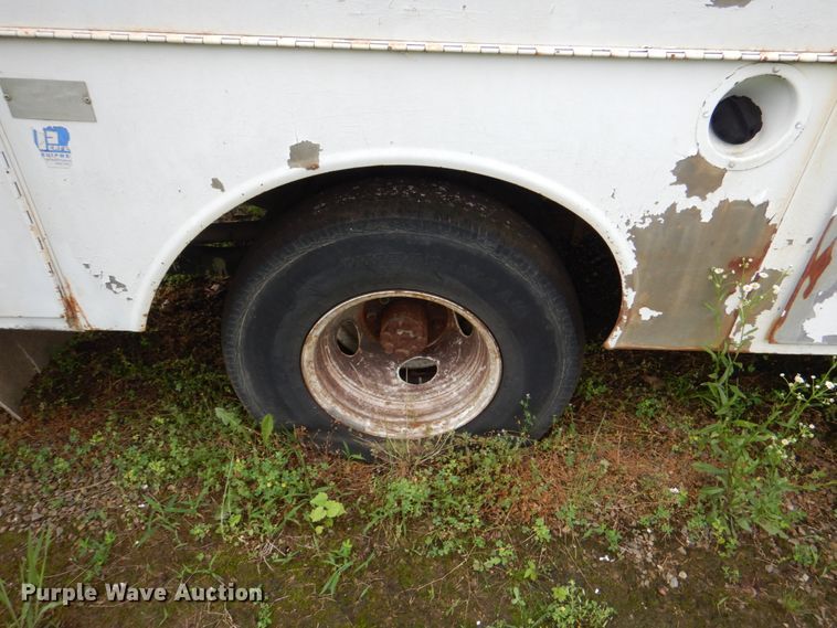 image for item HC9281 1989 GMC R3500  bucket truck