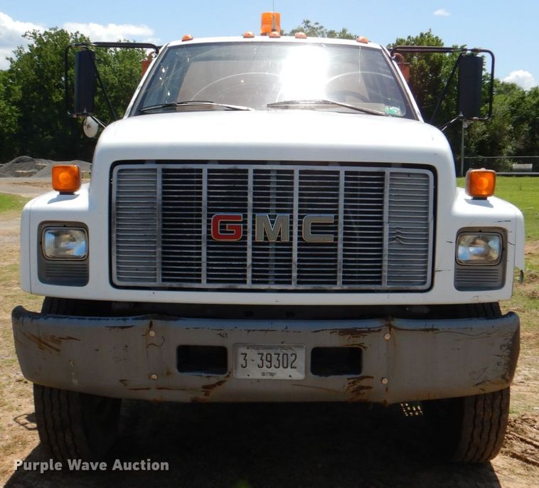 image for item HC9282 1995 GMC C7500  spreader truck