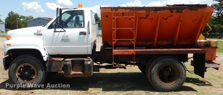 image for item HC9282 1995 GMC C7500  spreader truck