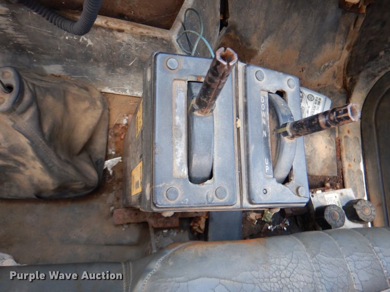 image for item HC9282 1995 GMC C7500  spreader truck