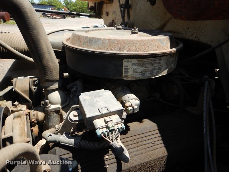 image for item HC9282 1995 GMC C7500  spreader truck