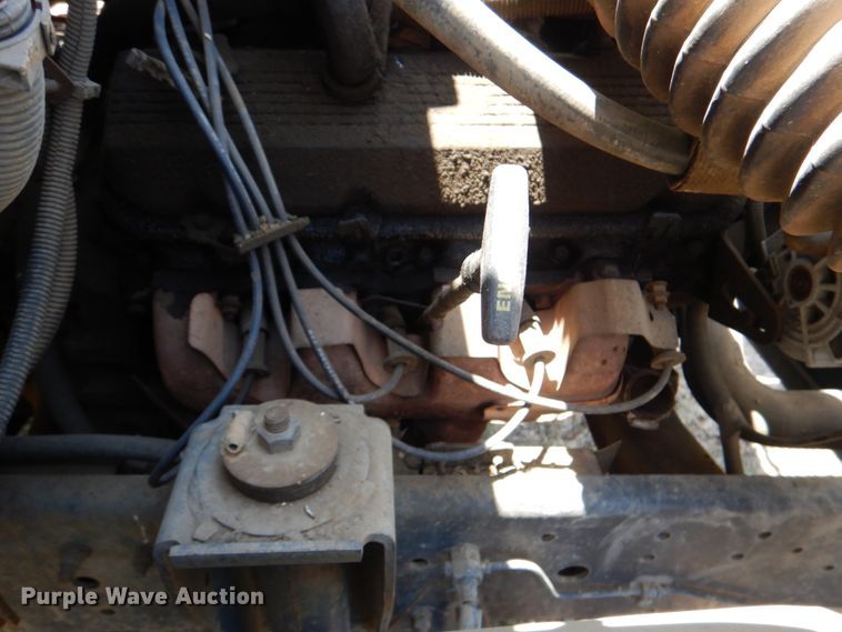 image for item HC9282 1995 GMC C7500  spreader truck