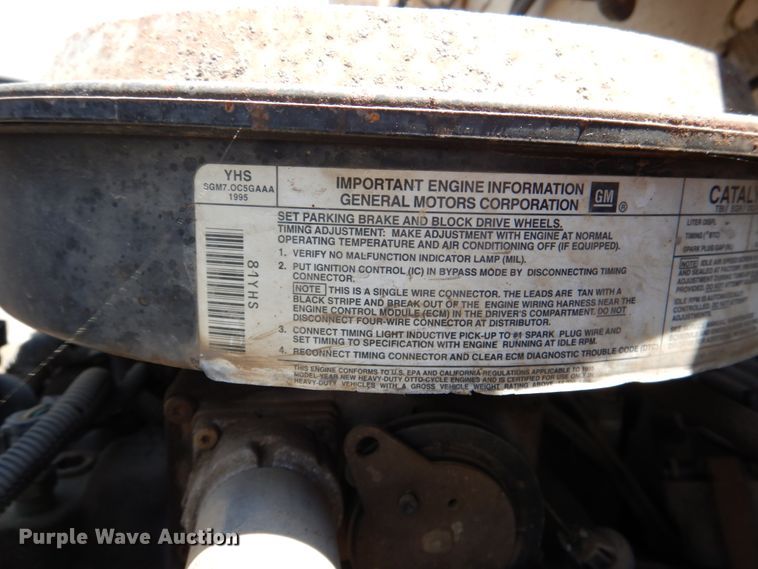 image for item HC9282 1995 GMC C7500  spreader truck