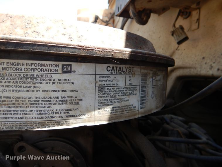 image for item HC9282 1995 GMC C7500  spreader truck