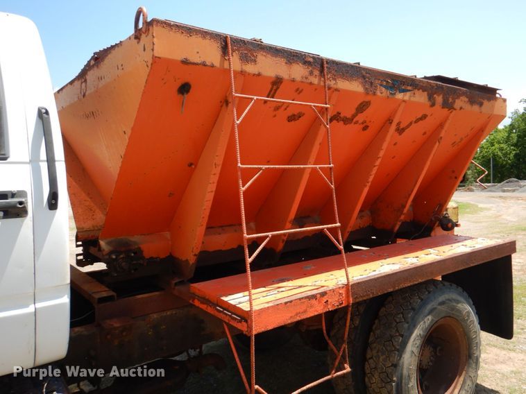 image for item HC9282 1995 GMC C7500  spreader truck