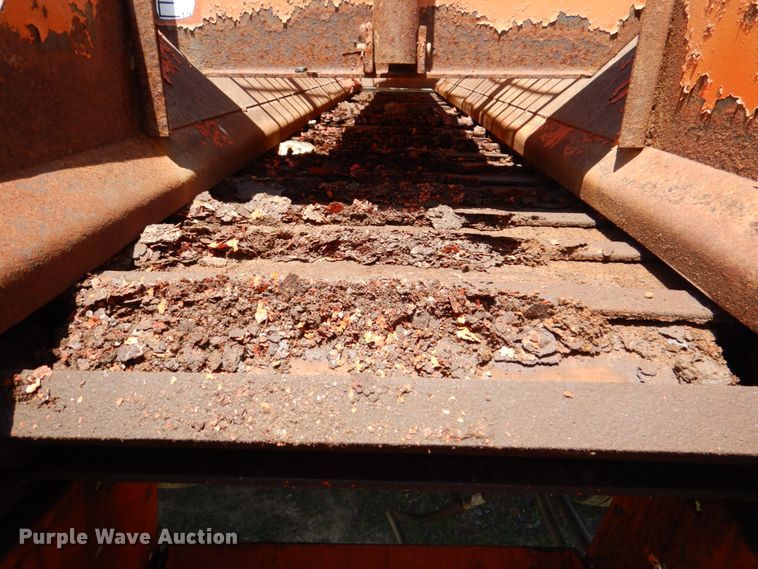 image for item HC9282 1995 GMC C7500  spreader truck