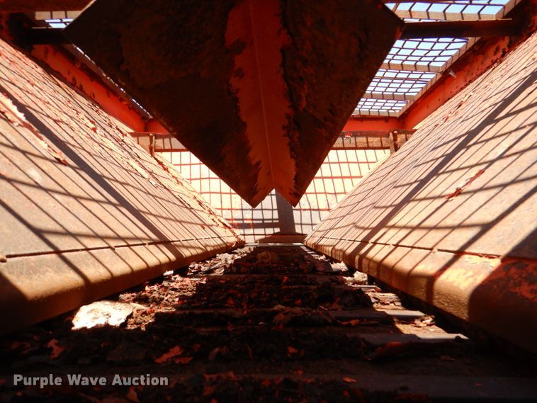 image for item HC9282 1995 GMC C7500  spreader truck