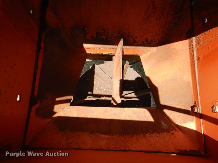 image for item HC9282 1995 GMC C7500  spreader truck