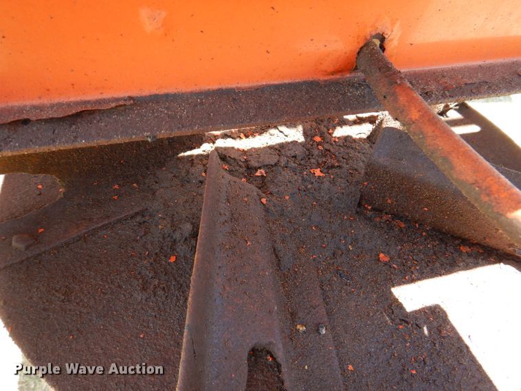 image for item HC9282 1995 GMC C7500  spreader truck