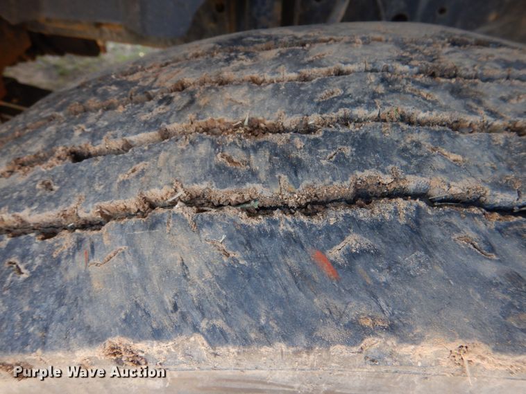 image for item HC9282 1995 GMC C7500  spreader truck