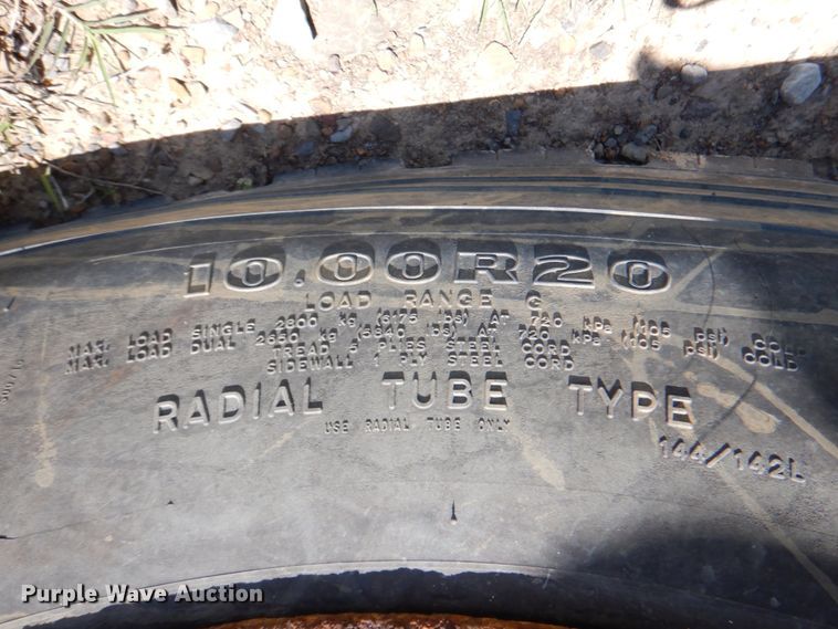 image for item HC9282 1995 GMC C7500  spreader truck