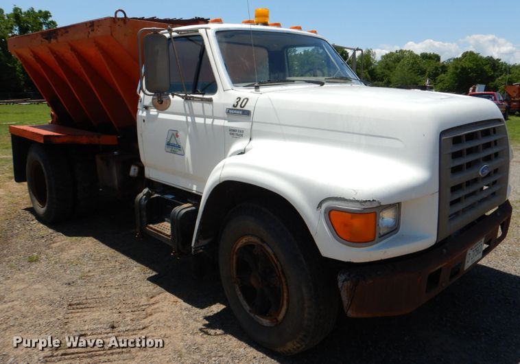 image for item HC9283 1995 Ford F750  spreader truck