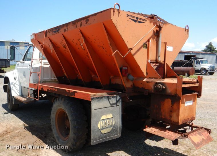 image for item HC9283 1995 Ford F750  spreader truck