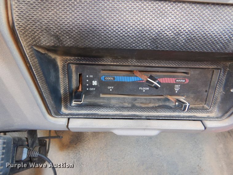 image for item HC9283 1995 Ford F750  spreader truck