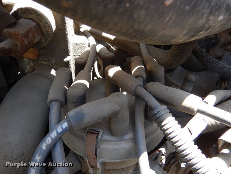 image for item HC9283 1995 Ford F750  spreader truck