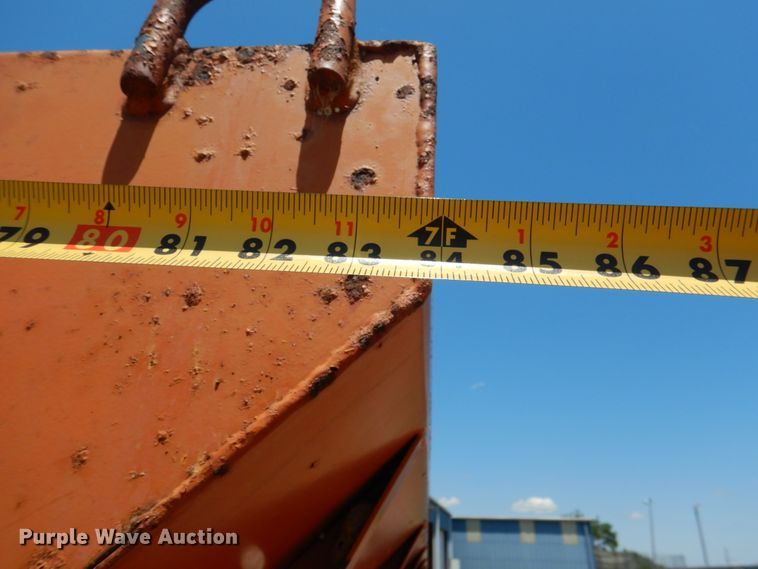 image for item HC9283 1995 Ford F750  spreader truck