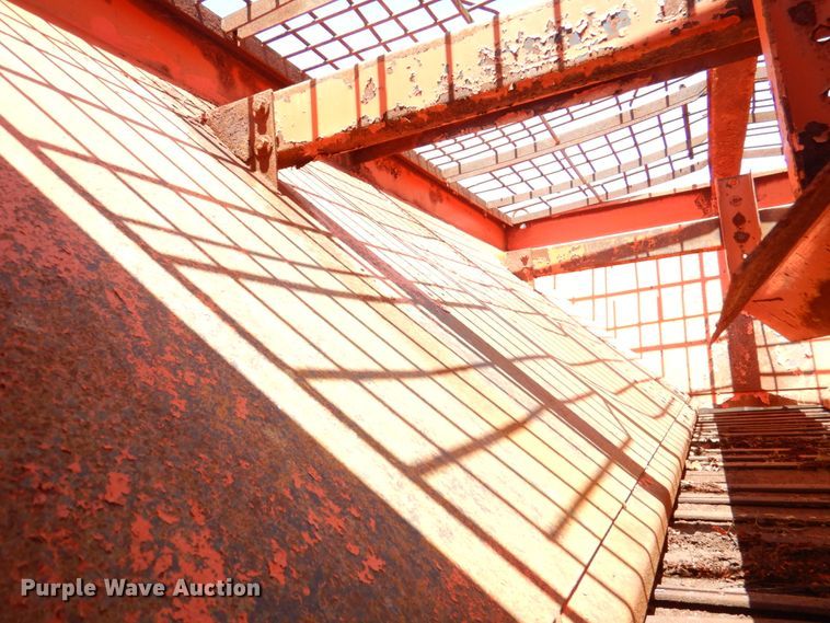 image for item HC9283 1995 Ford F750  spreader truck