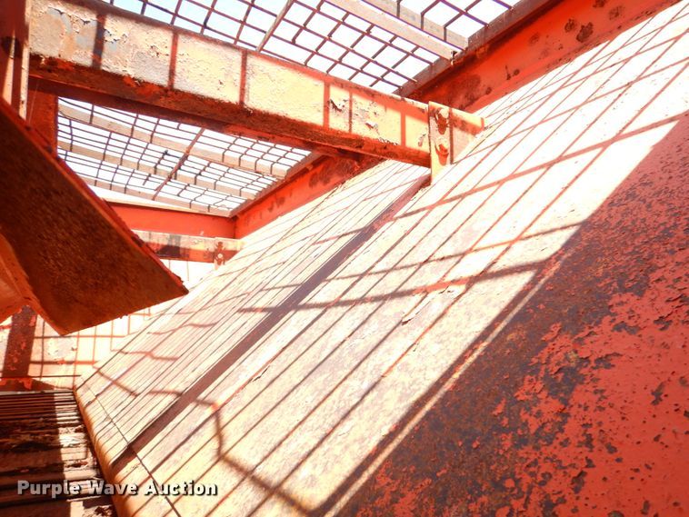 image for item HC9283 1995 Ford F750  spreader truck