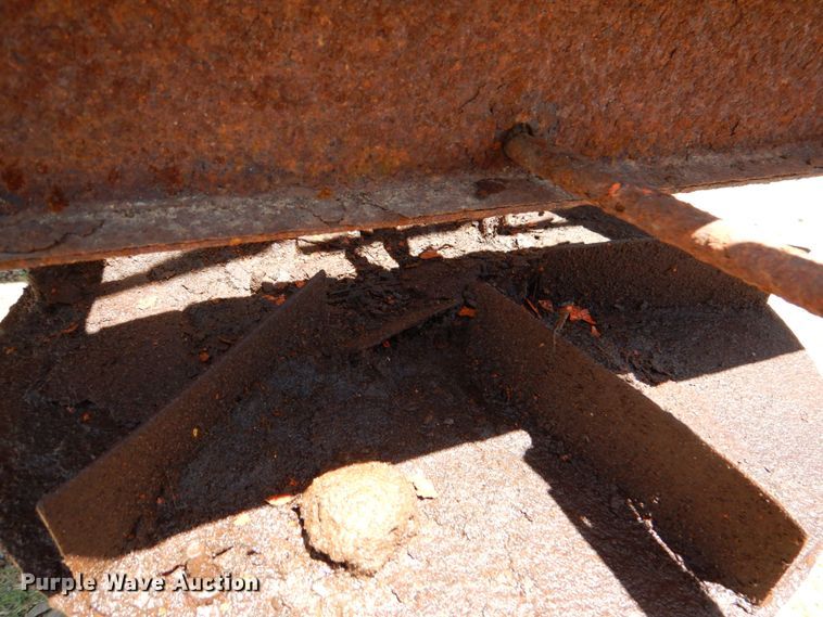 image for item HC9283 1995 Ford F750  spreader truck