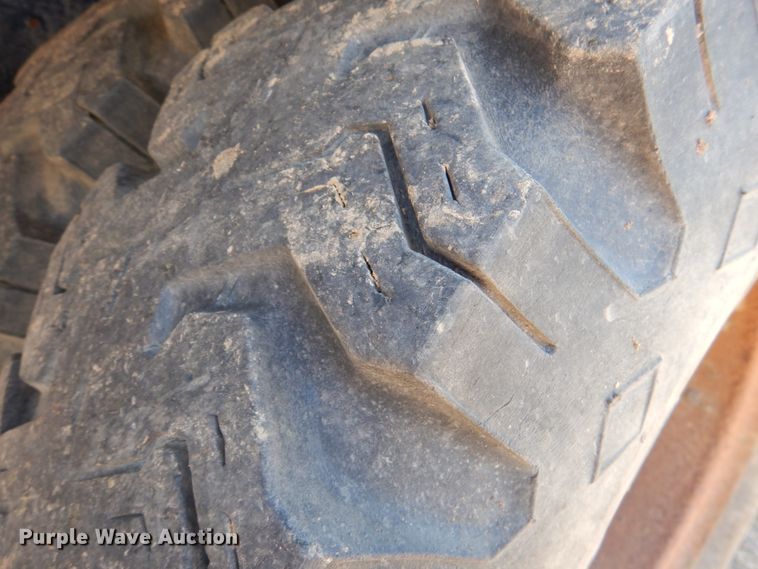 image for item HC9283 1995 Ford F750  spreader truck