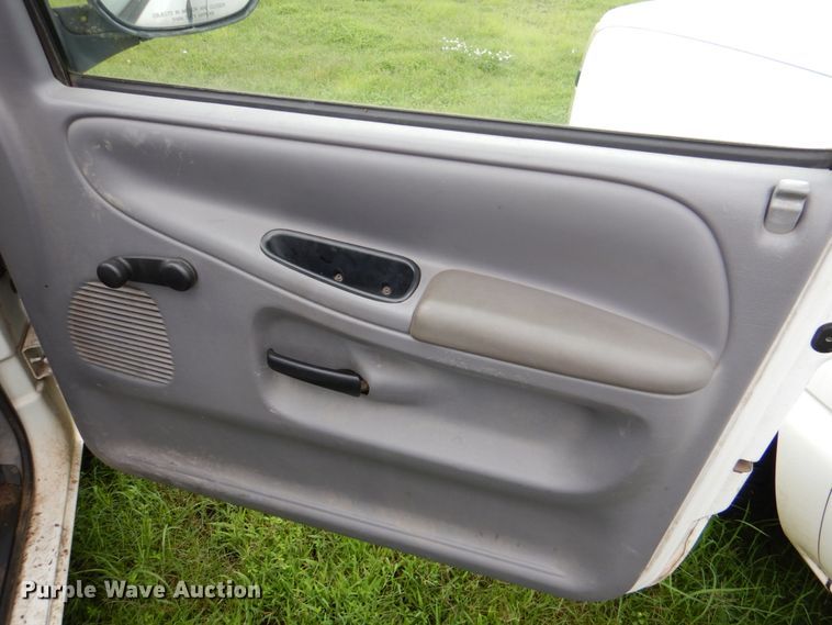 image for item HC9294 1999 Dodge Ram 1500  pickup truck