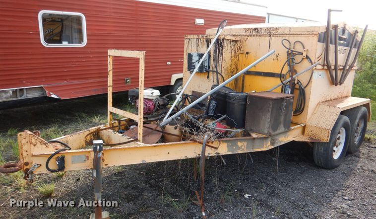 image for item IA9954 KM International KM-800T  asphalt recycler