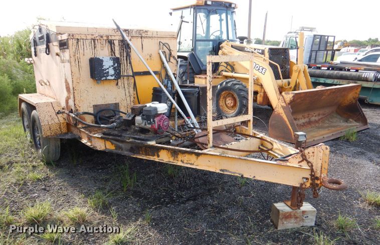 image for item IA9954 KM International KM-800T  asphalt recycler