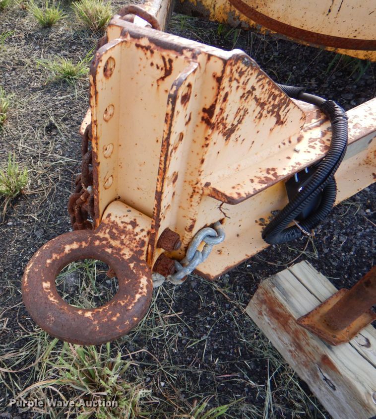 image for item IA9954 KM International KM-800T  asphalt recycler