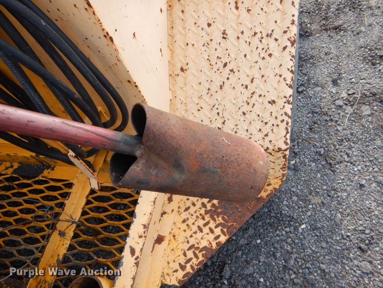 image for item IA9954 KM International KM-800T  asphalt recycler