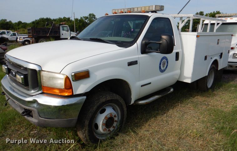 image for item IA9959 2000 Ford F450 Super Duty XLT  utility / service truck