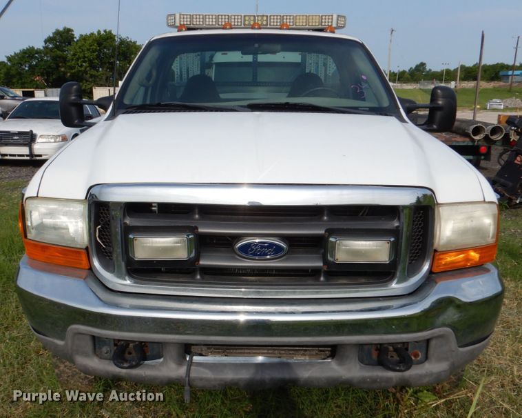 image for item IA9959 2000 Ford F450 Super Duty XLT  utility / service truck