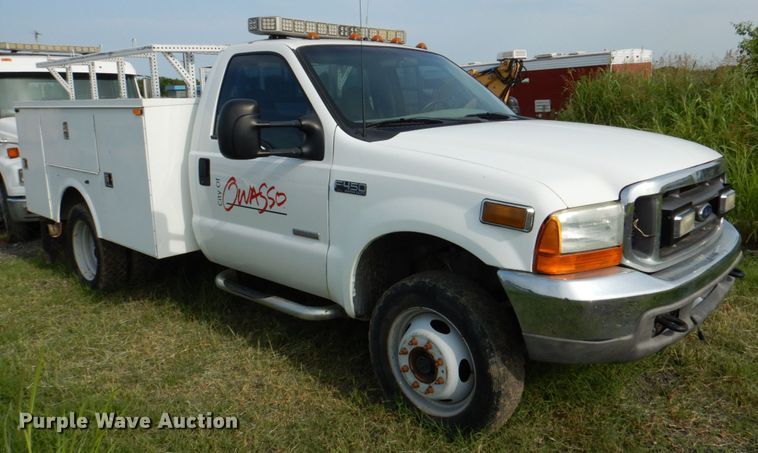 image for item IA9959 2000 Ford F450 Super Duty XLT  utility / service truck