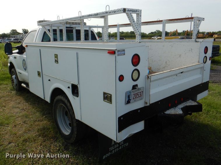 image for item IA9959 2000 Ford F450 Super Duty XLT  utility / service truck