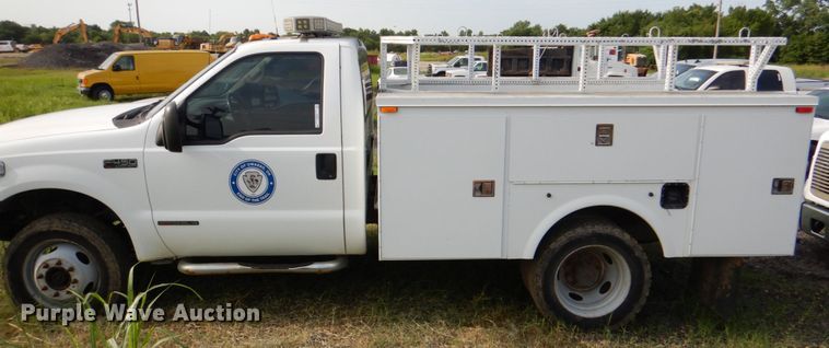 image for item IA9959 2000 Ford F450 Super Duty XLT  utility / service truck