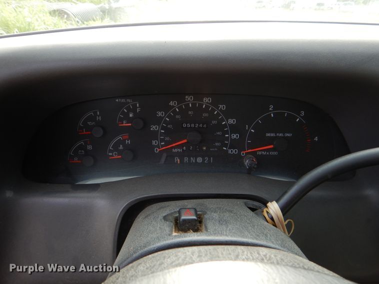 image for item IA9959 2000 Ford F450 Super Duty XLT  utility / service truck