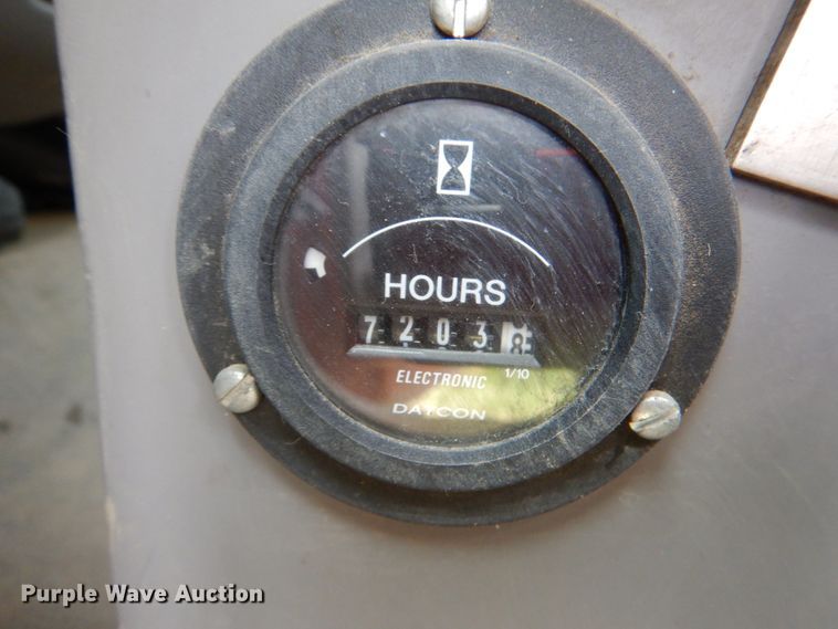 image for item IA9959 2000 Ford F450 Super Duty XLT  utility / service truck