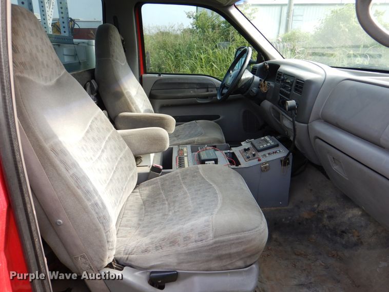 image for item IA9959 2000 Ford F450 Super Duty XLT  utility / service truck